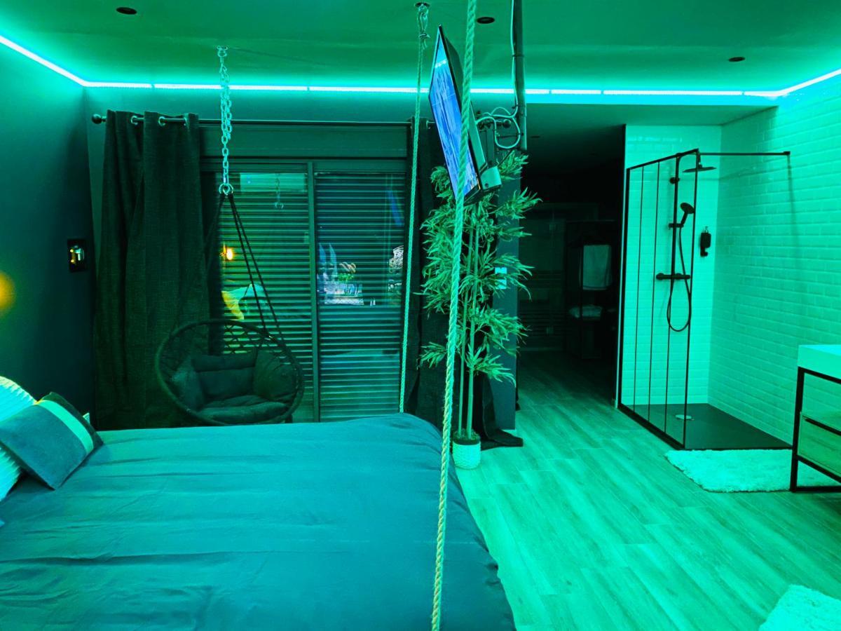 Capsule Temps Suspendu - Balneo, Home Cinema & Billard 발랑시엔 외부 사진
