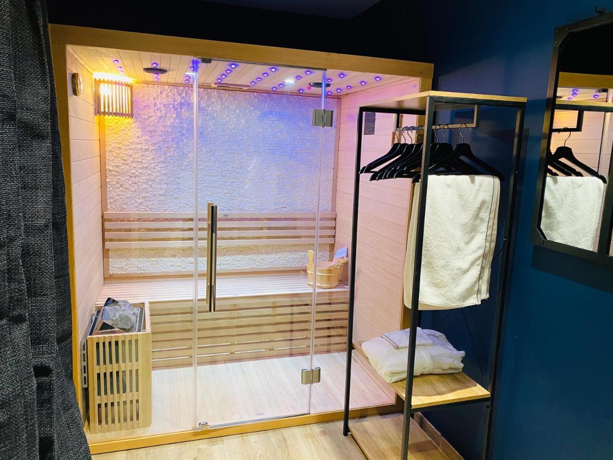 Capsule Temps Suspendu - Balneo, Home Cinema & Billard 발랑시엔 외부 사진